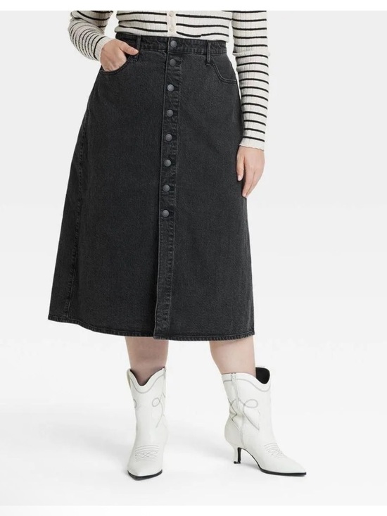 Universal Thread Dresses & Skirts - Universal Thread Black Snap-Front Denim Skirt size 10 New